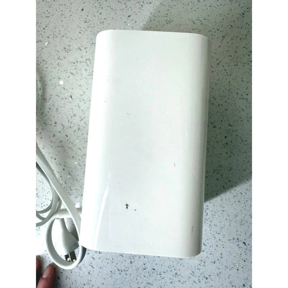Apple AirPort Extreme A1521 2TB White 802.11ac Dual-Band‎ Wi-Fi Router ME918LL/A